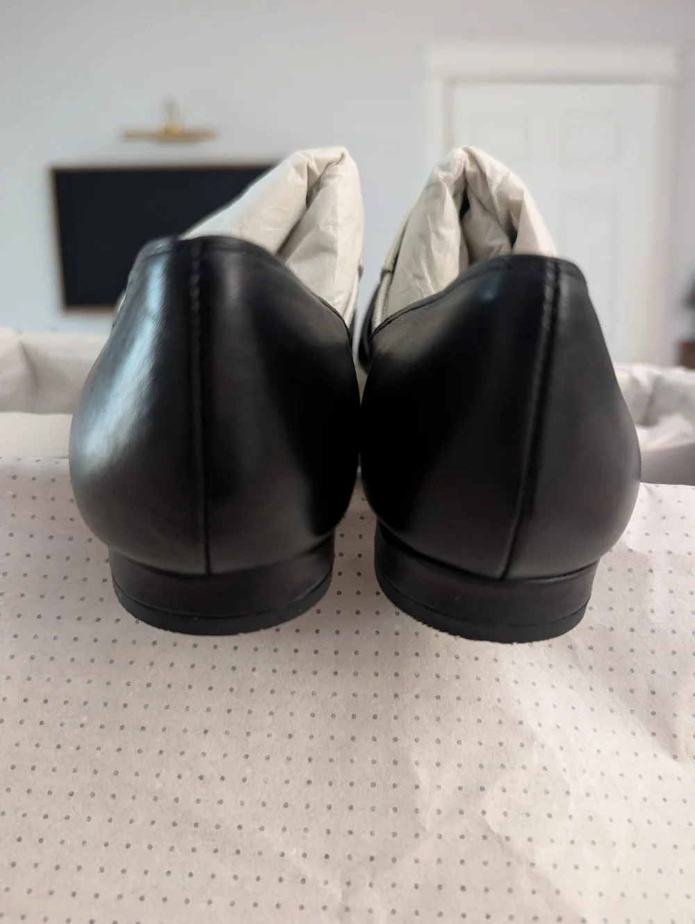 Kate Spade‎ Saturday Black Pointed Toe Women's Flats with White T-Strap